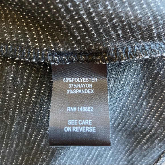 Torrid Marled Grey Heather Skater Skirt Size 1x - Picture 8 of 8